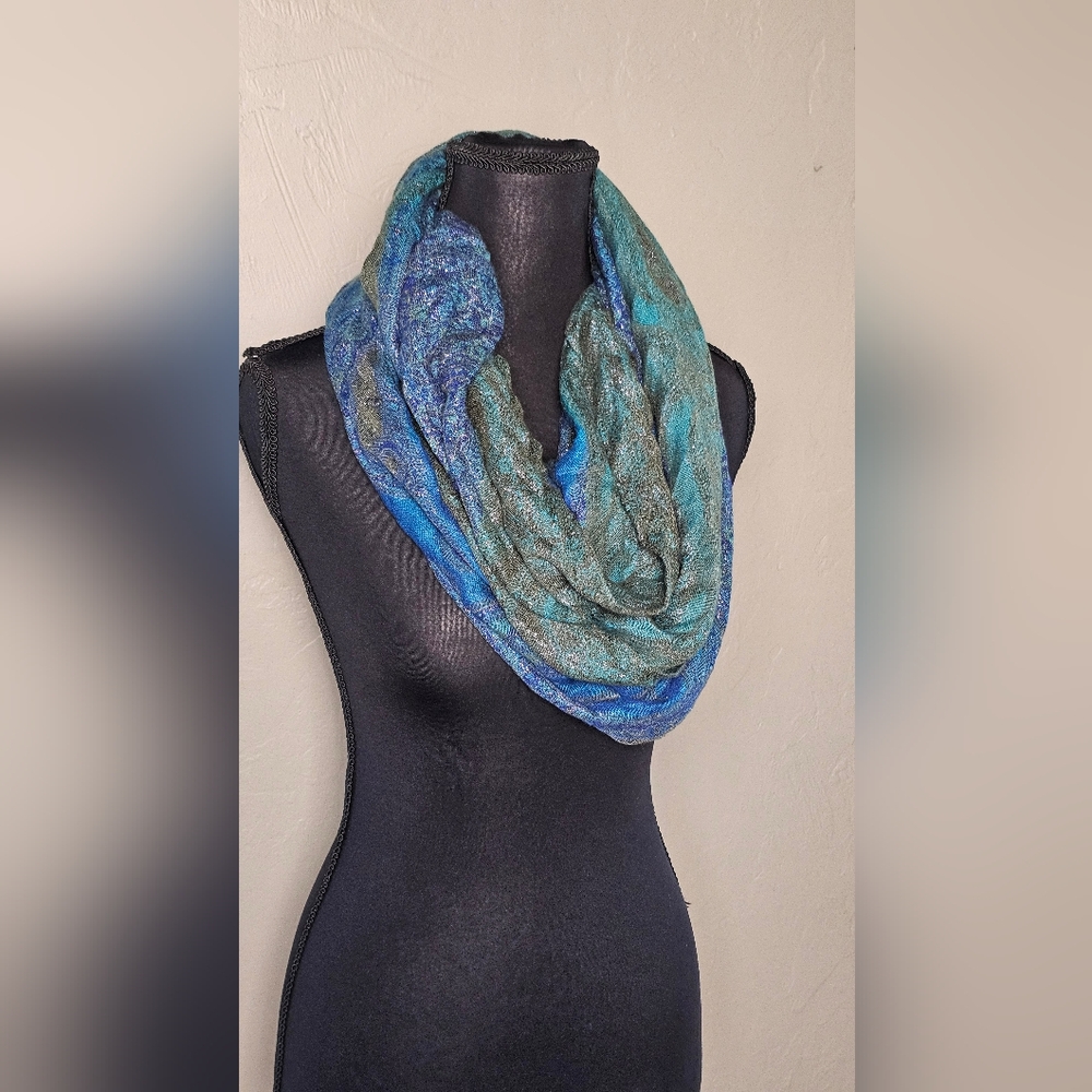 [Target] Women's Infinity Scarf 🦚 Peacock Coloring 🦚 - Picture 4 of 15